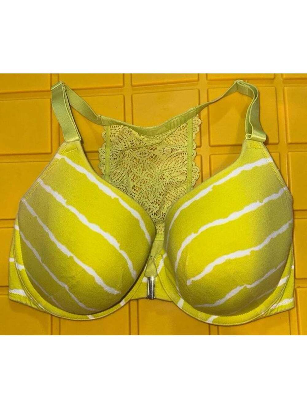 Cacique lightly lined tshirt bra size 34 F
